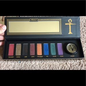 Kat Von D Serpentina palette